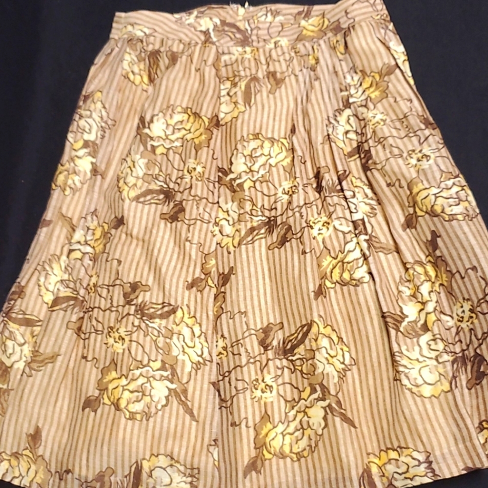 Womens size medium floral skirt